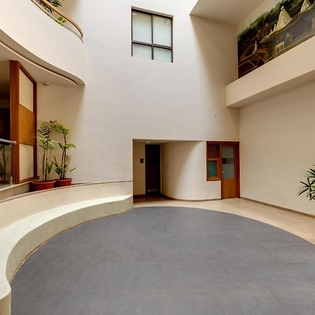 Hotel Classic Mid Town, Колхапур Екстериор снимка