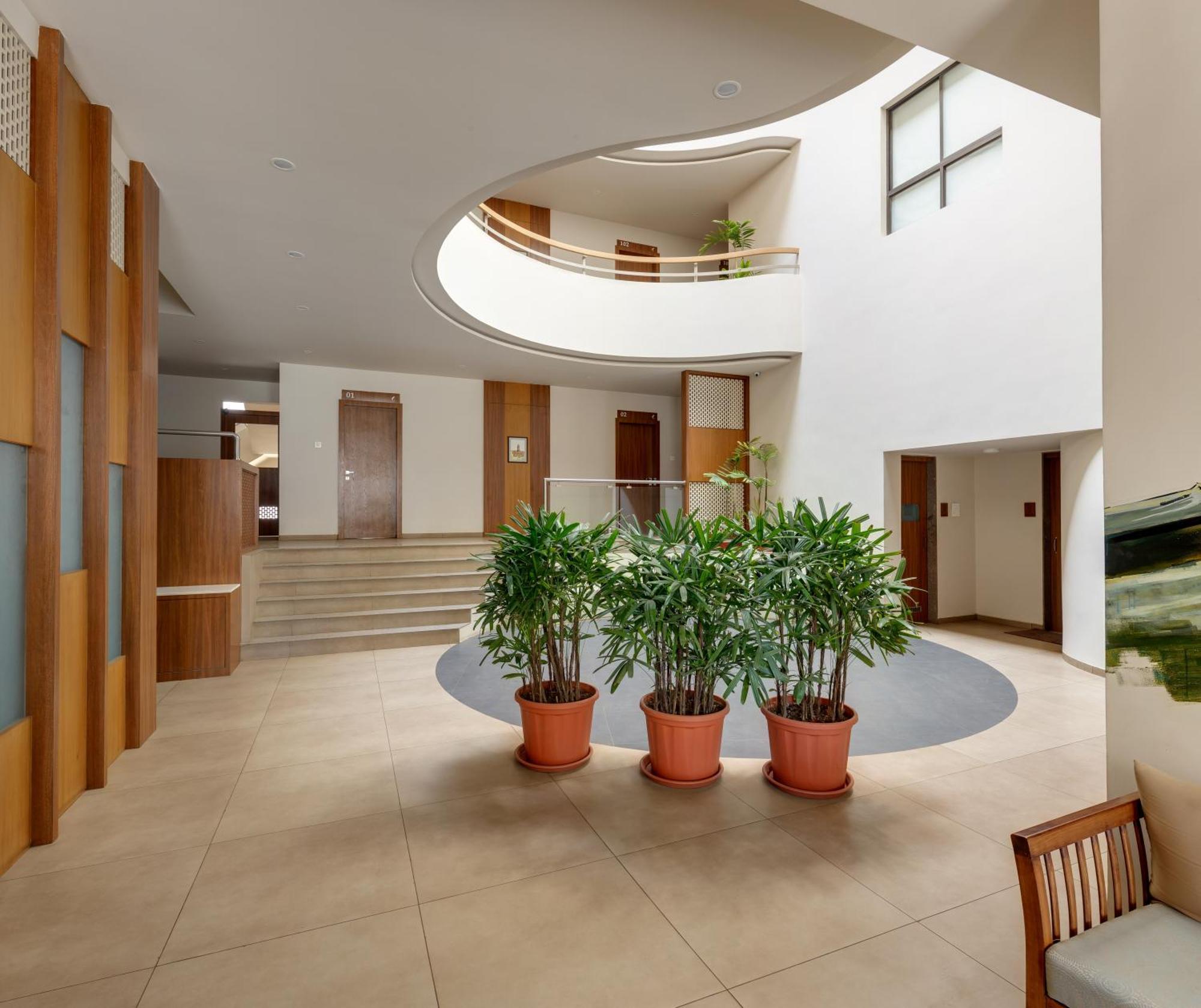 Hotel Classic Mid Town, Колхапур Екстериор снимка
